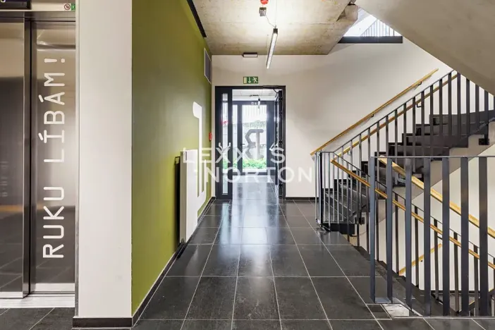 Pronájem bytu 2+kk, Praha - Smíchov, Grafická, 56 m2