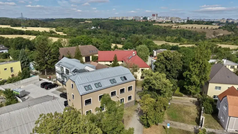 Prodej bytu 5+kk, Praha - Holyně, náměstí Pod lípou, 152 m2