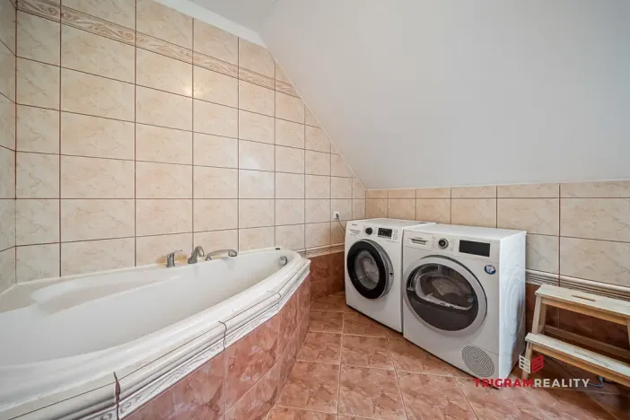 Pronájem bytu 3+kk, Hradec Králové - Nový Hradec Králové, Na Hrázce, 105 m2