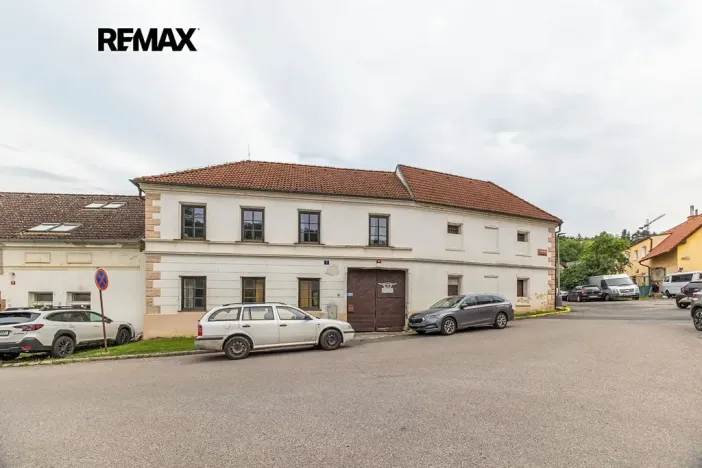 Pronájem skladu, Praha - Velká Chuchle, náměstí Chuchelských bojovníků, 85 m2
