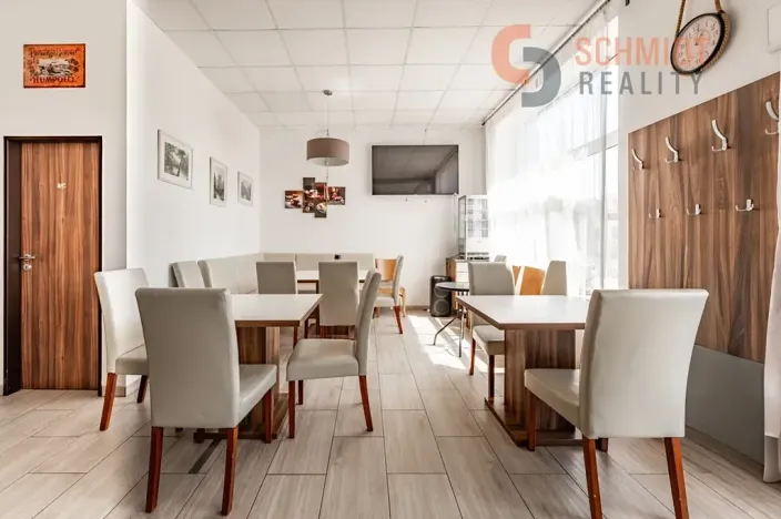 Pronájem obchodního prostoru, Břeclav, Na Valtické, 77 m2