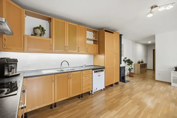 Prodej bytu 3+kk, Kněževes, 88 m2