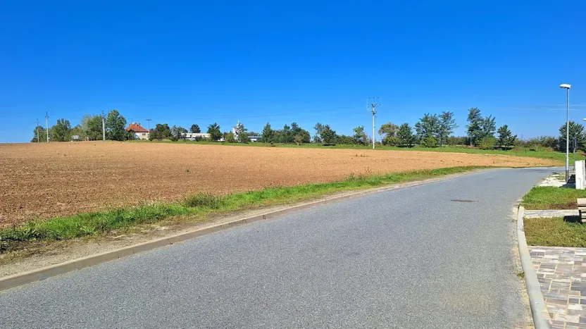 Prodej pozemku pro bydlení, Hrušovany u Brna, Pod Střediskem, 820 m2