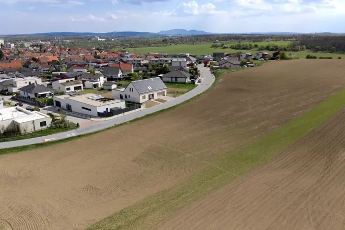 Prodej pozemku pro bydlení, Hrušovany u Brna, Pod Střediskem, 1062 m2