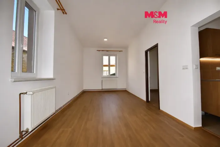 Pronájem bytu 2+1, Jičín - Staré Město, Valdštejnovo náměstí, 55 m2