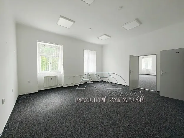 Pronájem kanceláře, České Budějovice, Kanovnická, 210 m2