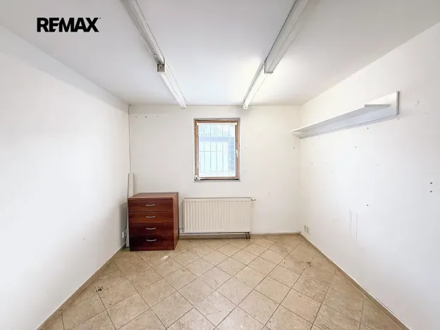 Pronájem obchodního prostoru, Karlovy Vary, Počernická, 312 m2