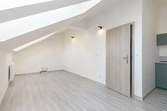 Pronájem bytu 1+kk, Praha - Vršovice, Košická, 30 m2