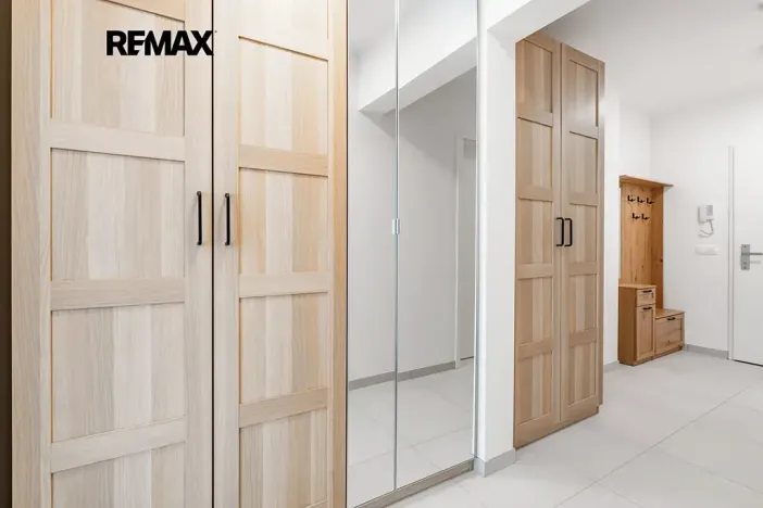 Pronájem bytu 2+kk, Praha - Vysočany, Pod Krocínkou, 59 m2