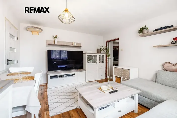 Prodej vícegeneračního domu, Praha - Pitkovice, Žampiónová, 200 m2