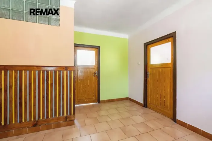 Prodej vícegeneračního domu, Praha - Pitkovice, Žampiónová, 200 m2