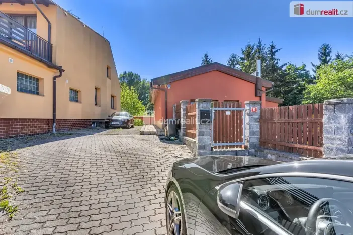 Prodej rodinného domu, Říčany, Strmá, 160 m2
