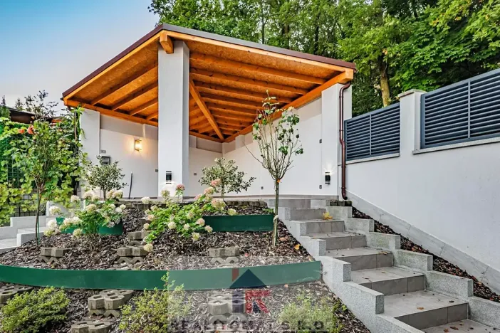 Pronájem kanceláře, Praha - Komořany, Pod lesem, 770 m2