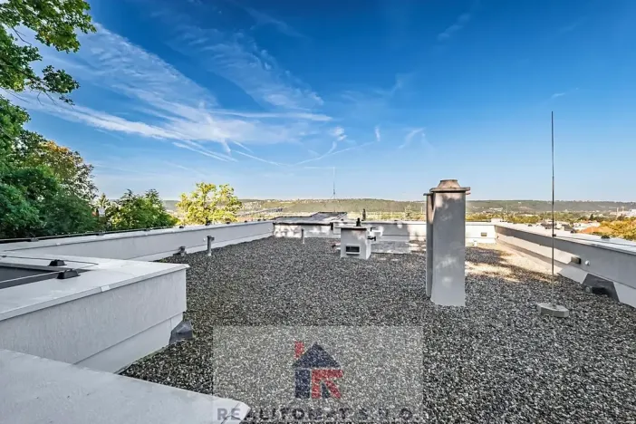 Pronájem kanceláře, Praha - Komořany, Pod lesem, 770 m2