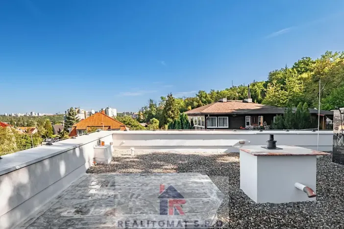 Pronájem kanceláře, Praha - Komořany, Pod lesem, 770 m2