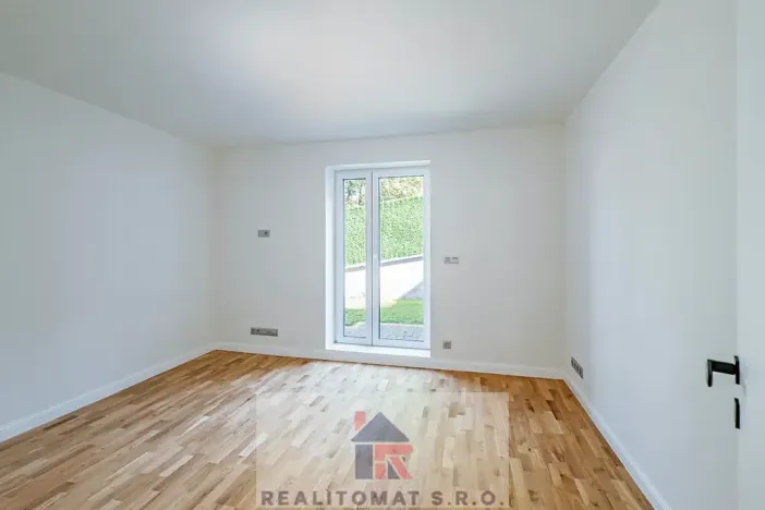 Pronájem kanceláře, Praha - Komořany, Pod lesem, 770 m2