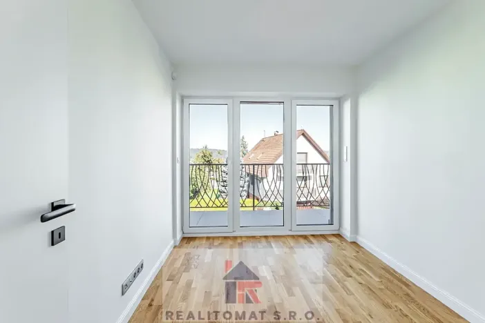Pronájem vily, Praha - Komořany, Pod lesem, 770 m2