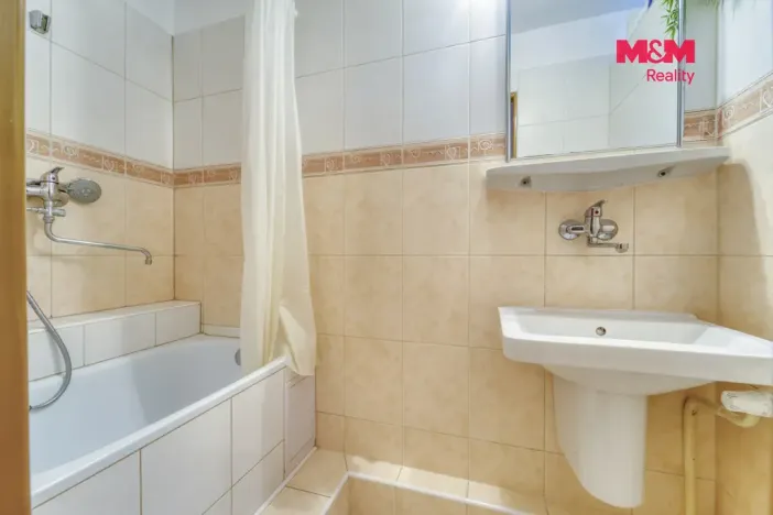 Prodej rodinného domu, Hřebeč, nám. Draha, 150 m2