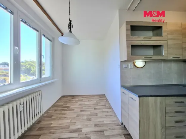Pronájem bytu 4+1, Klášterec nad Ohří - Miřetice u Klášterce nad Ohří, 17. listopadu, 83 m2