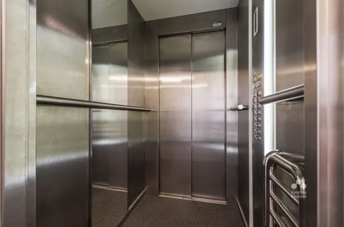 Pronájem bytu 1+kk, Praha - Podolí, Dvorecká, 55 m2