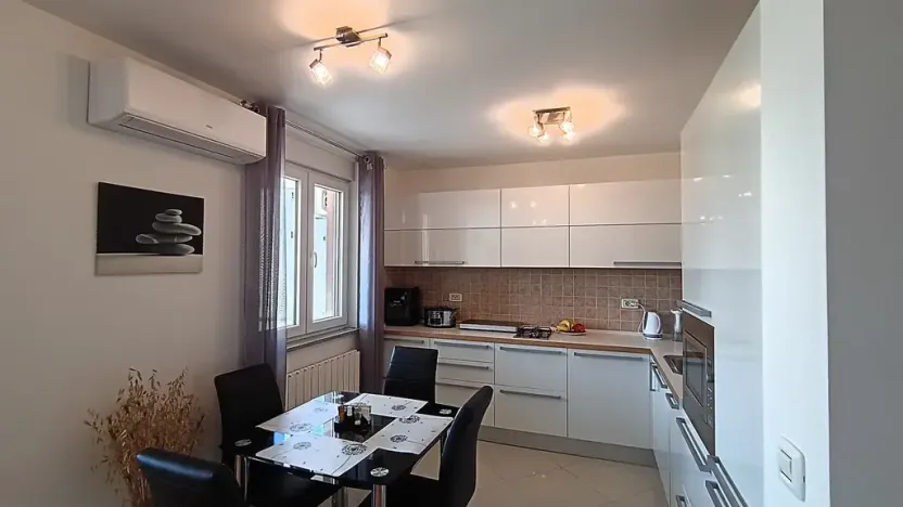 Prodej bytu 3+kk, Pula, Chorvatsko, 70 m2