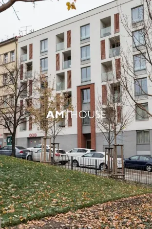 Pronájem garážového stání, Praha - Žižkov, Havlíčkovo náměstí, 13 m2