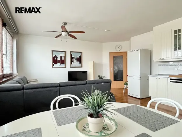 Pronájem bytu 2+kk, Praha - Vršovice, Ruská, 57 m2