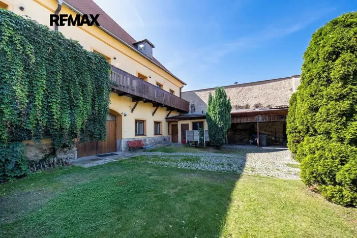 Pronájem restaurace, Opočno, Trčkovo nám., 500 m2