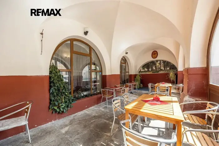 Pronájem restaurace, Opočno, Trčkovo nám., 500 m2