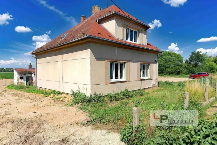 Prodej rodinného domu, Sezemice - Počaply, 181 m2
