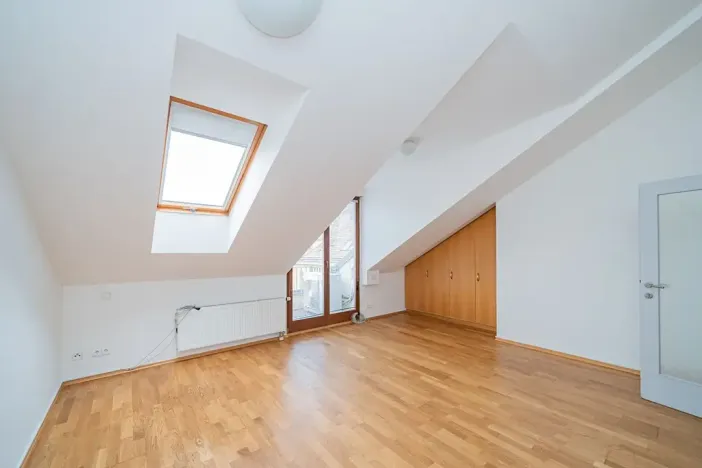 Pronájem bytu 4+1, Praha - Smíchov, Štefánikova, 147 m2