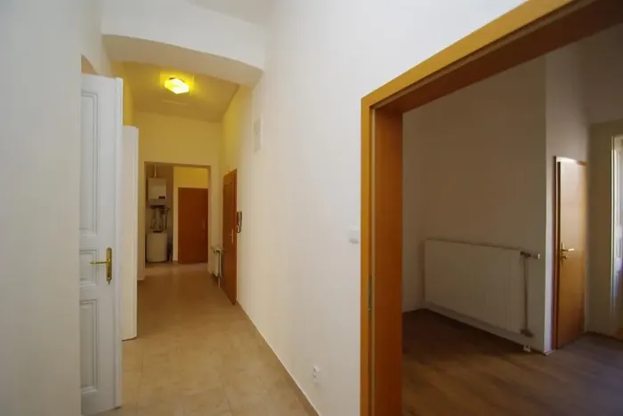 Pronájem bytu 3+1, Praha - Smíchov, V lesíčku, 104 m2