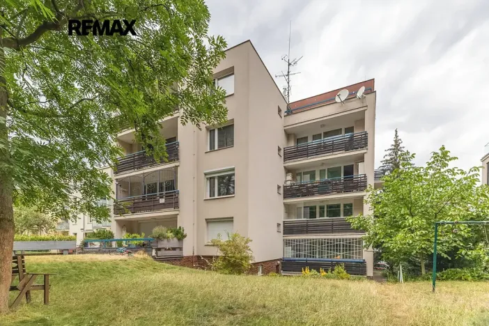 Prodej bytu 2+kk, Praha - Břevnov, Na Petřinách, 41 m2