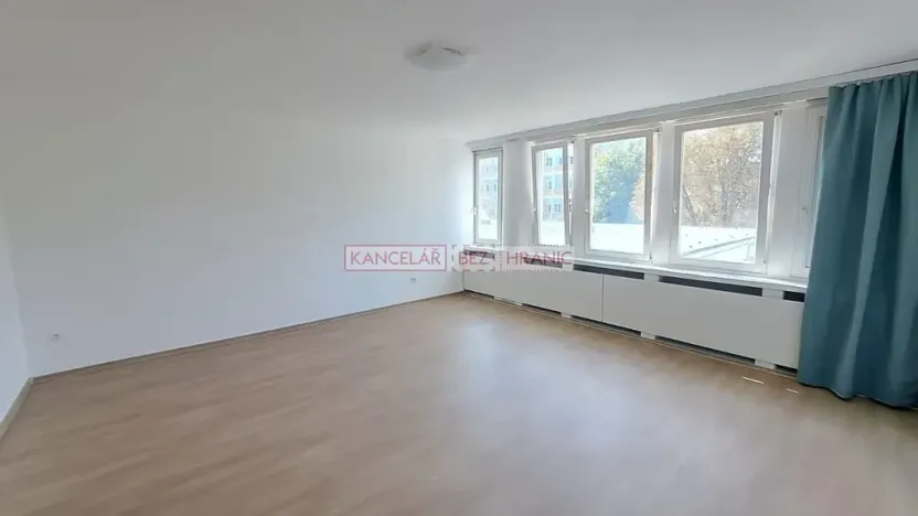 Pronájem pokoje, Zlín, Osvoboditelů, 80 m2