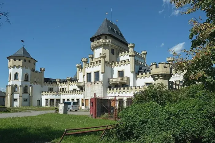 Dražba ubytování, Znojmo, Suchohrdelská, 2500 m2