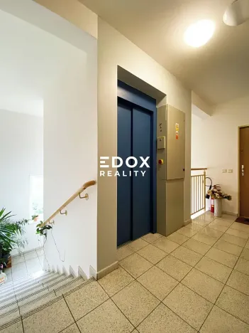 Prodej bytu 1+kk, Odolena Voda, Pod Tvrzí, 36 m2