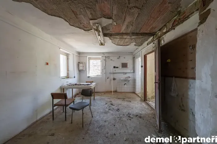 Pronájem zemědělského objektu, Korouhev, 1400 m2