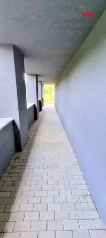 Pronájem garážového stání, Praha - Modřany, Mezi vodami, 12 m2
