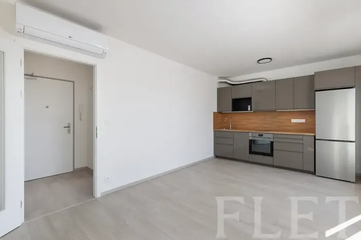 Pronájem bytu 1+kk, Praha - Vysočany, Bukačova, 38 m2