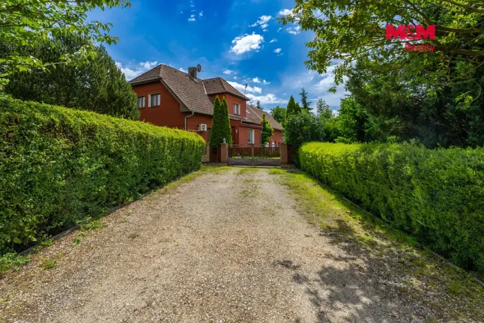 Prodej rodinného domu, Kněžmost - Koprník, 250 m2