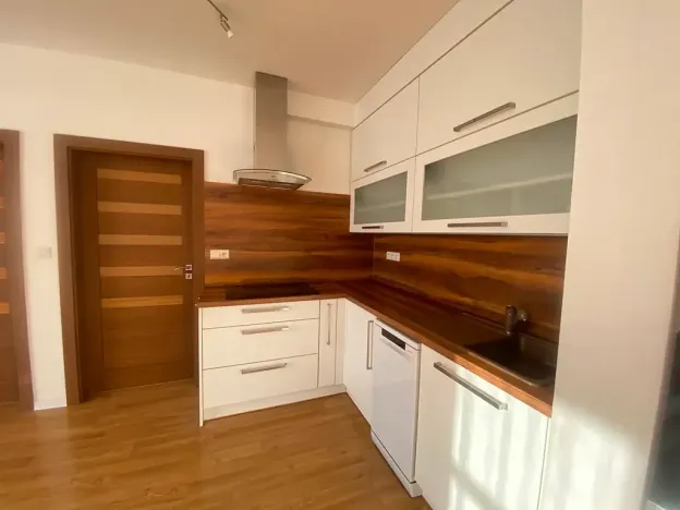 Pronájem bytu 3+kk, Praha - Černý Most, Bergmanova, 56 m2