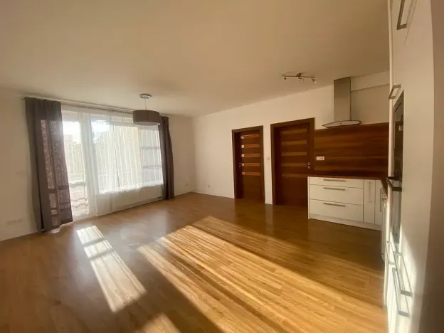 Pronájem bytu 3+kk, Praha - Černý Most, Bergmanova, 56 m2