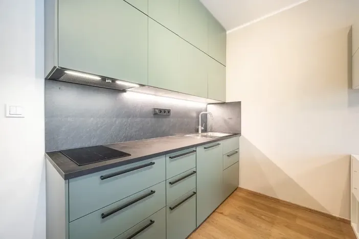 Pronájem bytu 1+kk, Praha, Milánská, 35 m2
