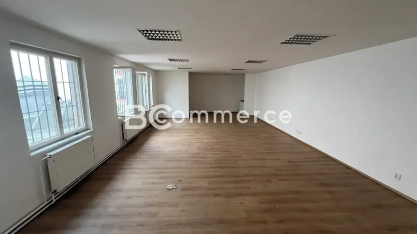 Pronájem výrobních prostor, Brno, 698 m2
