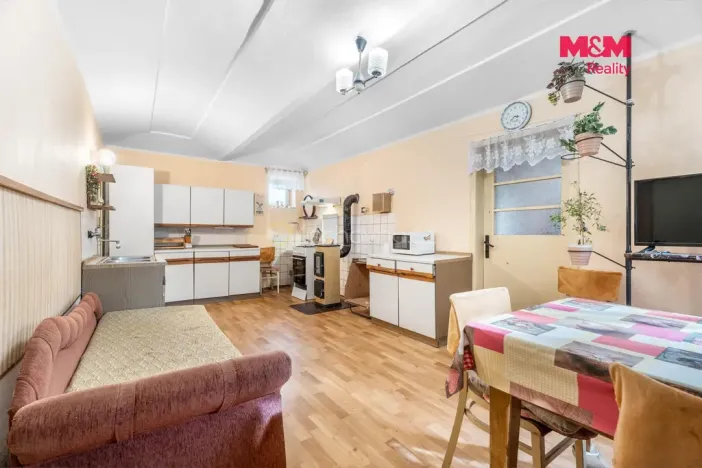 Prodej rodinného domu, Spomyšl, 350 m2