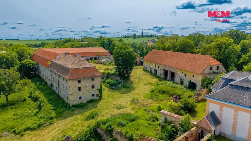 Prodej historického objektu, Zvoleněves, 5000 m2