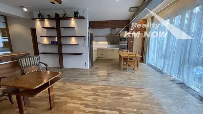 Pronájem bytu 3+kk, Kroměříž, náměstí Míru, 94 m2