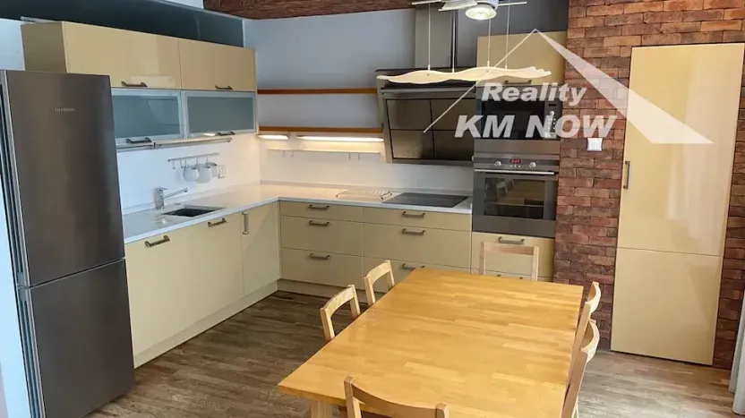 Pronájem bytu 3+kk, Kroměříž, náměstí Míru, 94 m2