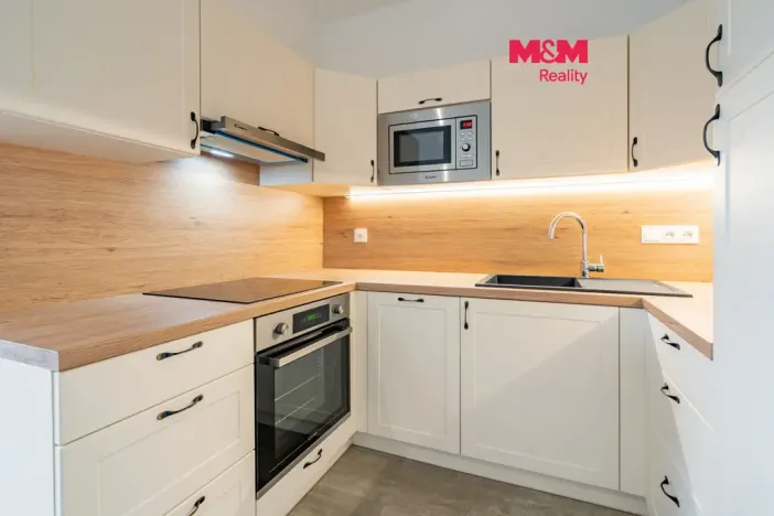 Prodej bytu 2+kk, Třeboň - Holičky, 42 m2