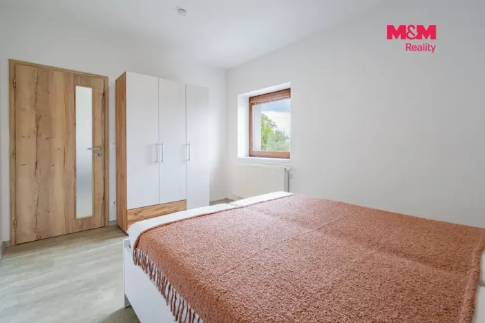 Prodej bytu 2+kk, Třeboň - Holičky, 42 m2